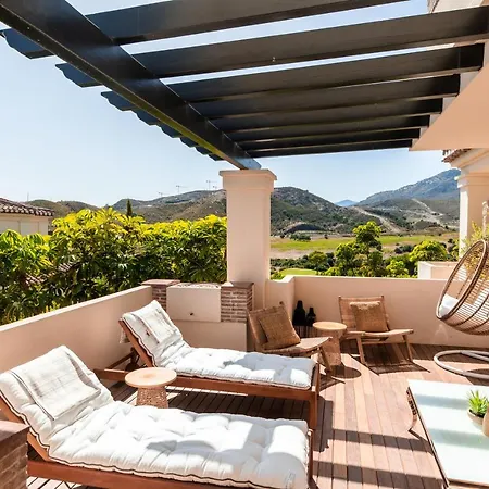 Capanes De Golf Luxury Apartment