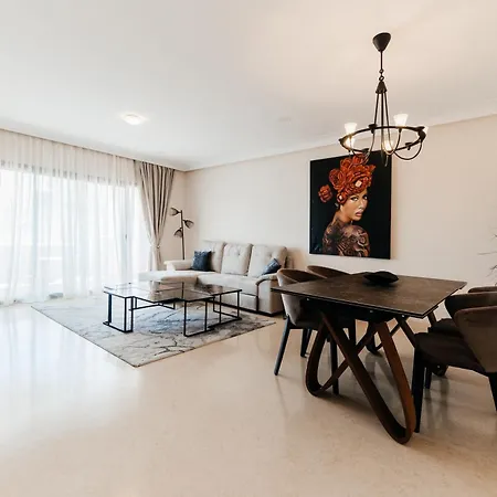 Capanes De Golf Luxury Apartment