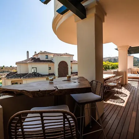 Capanes De Golf Luxury Apartment Benahavis